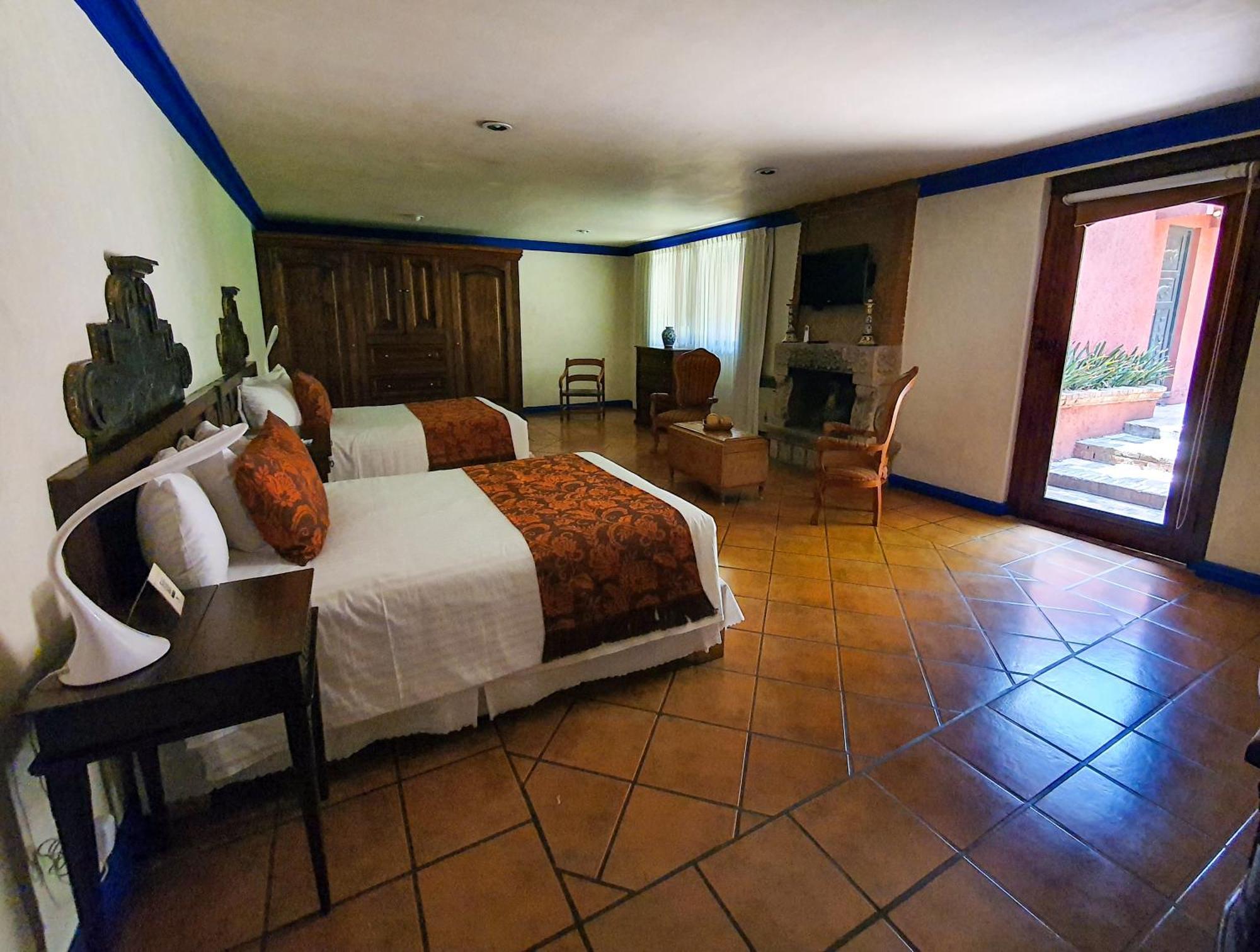 Hotel Montana &