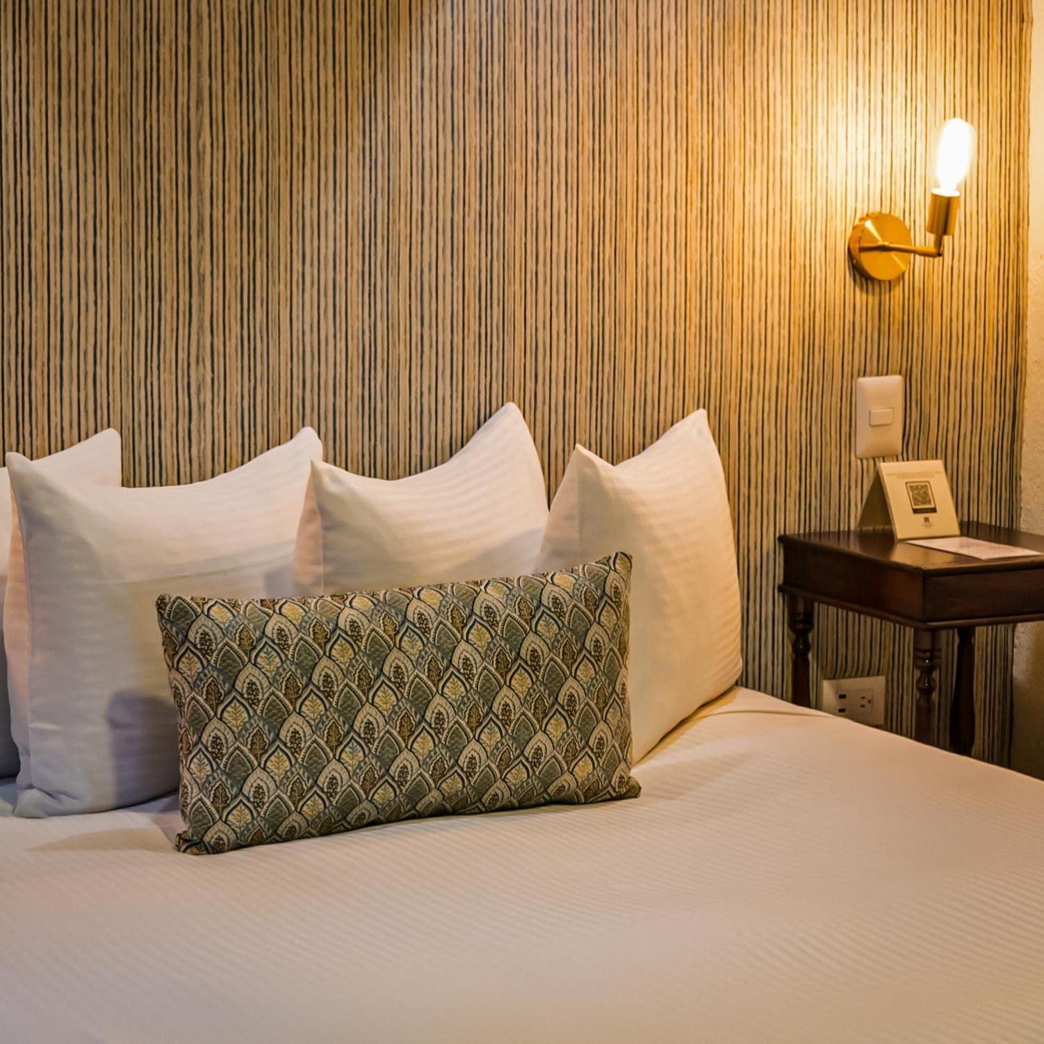 Hotel Montana & Morelia